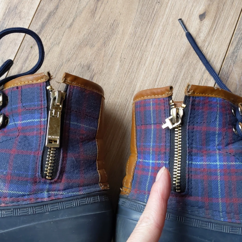 Tommy Hilfiger duck boots - Picture 10 of 11